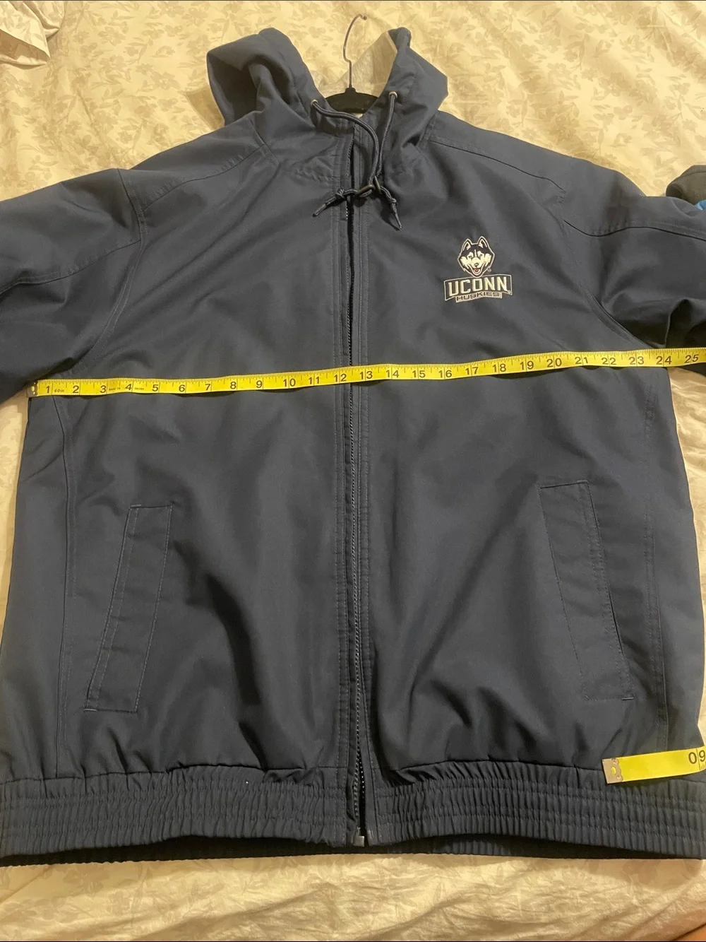 Champion Navy Hooded UConn lined Windbreaker Jacket ncaa basketball